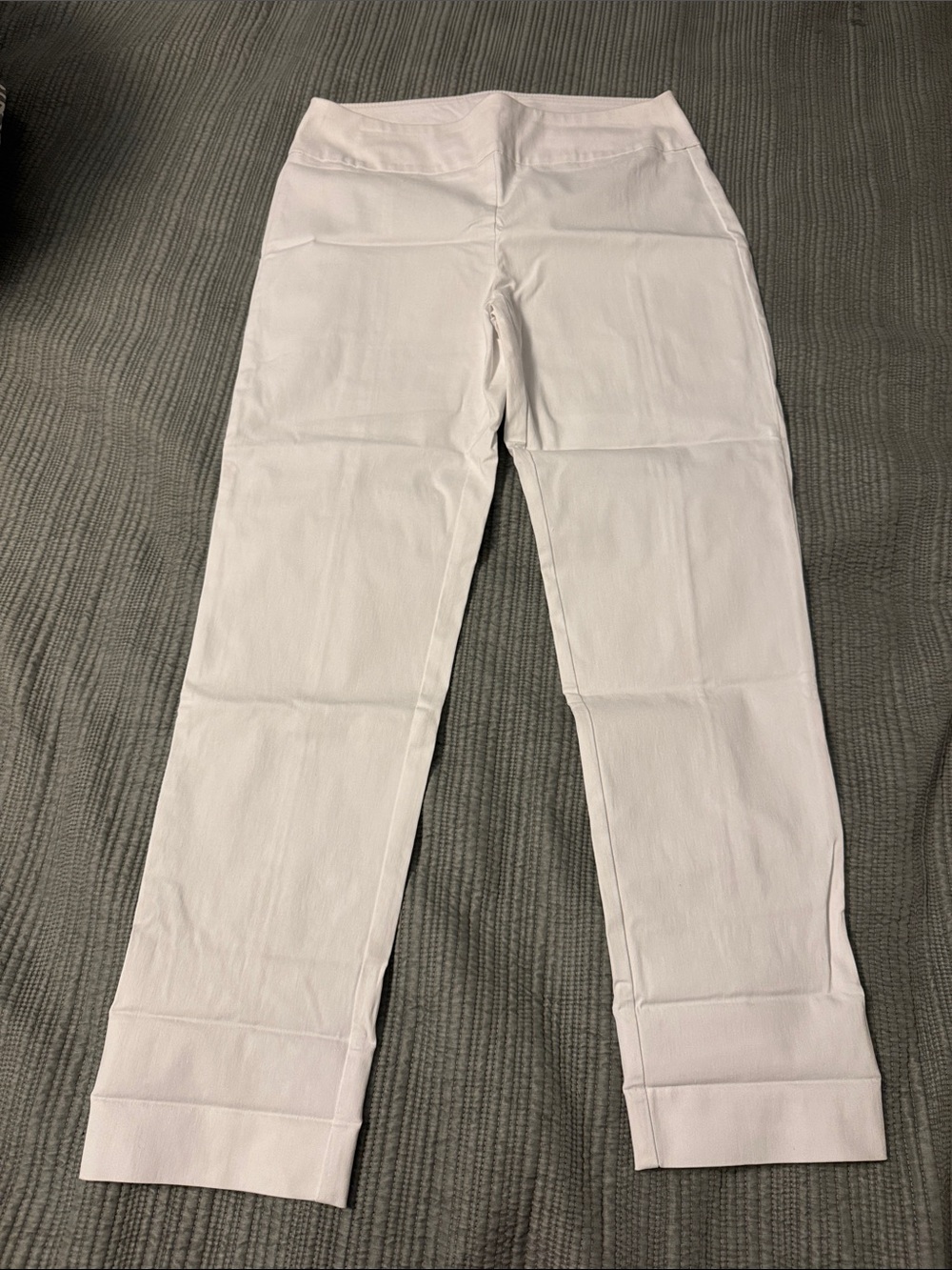 crown & ivy White Ankle-Length Pull-On Pants